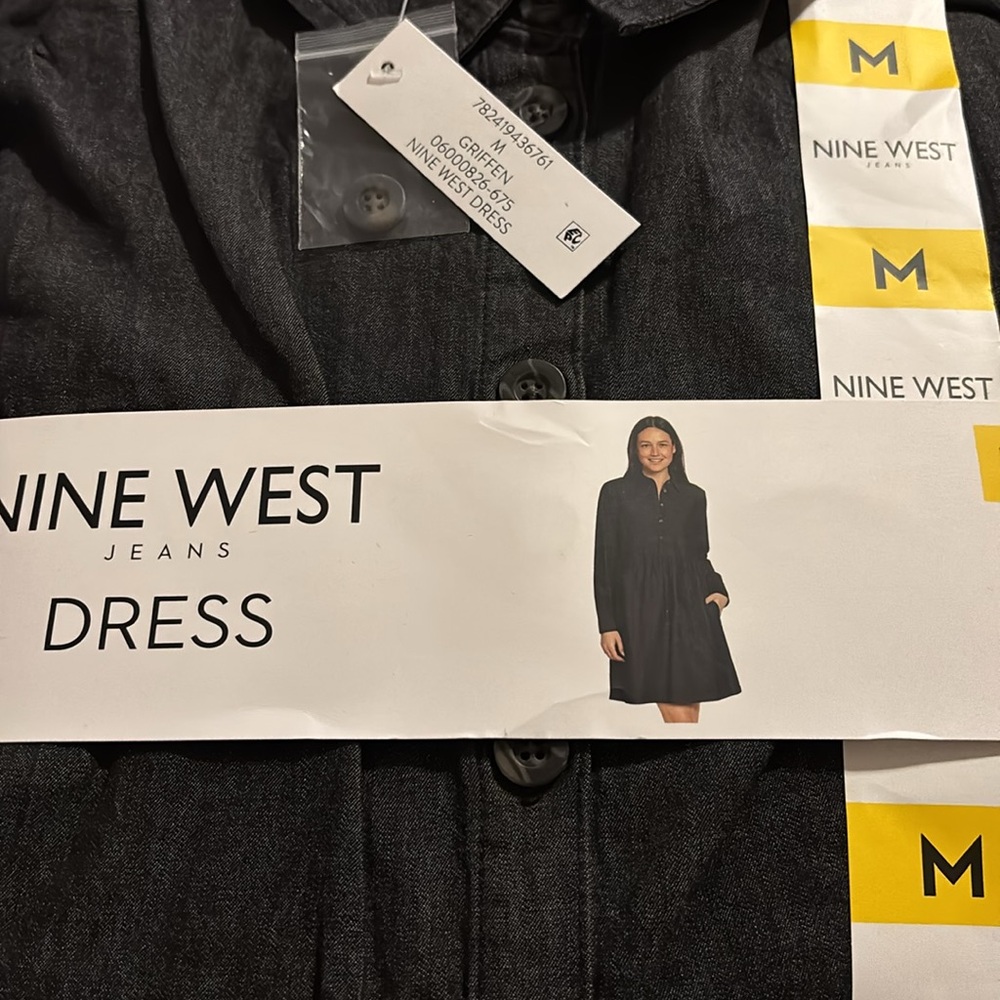 Nine West Black Denim Chambray Dress in size Medium..Very Lightweight..BNWT - Picture 3 of 10